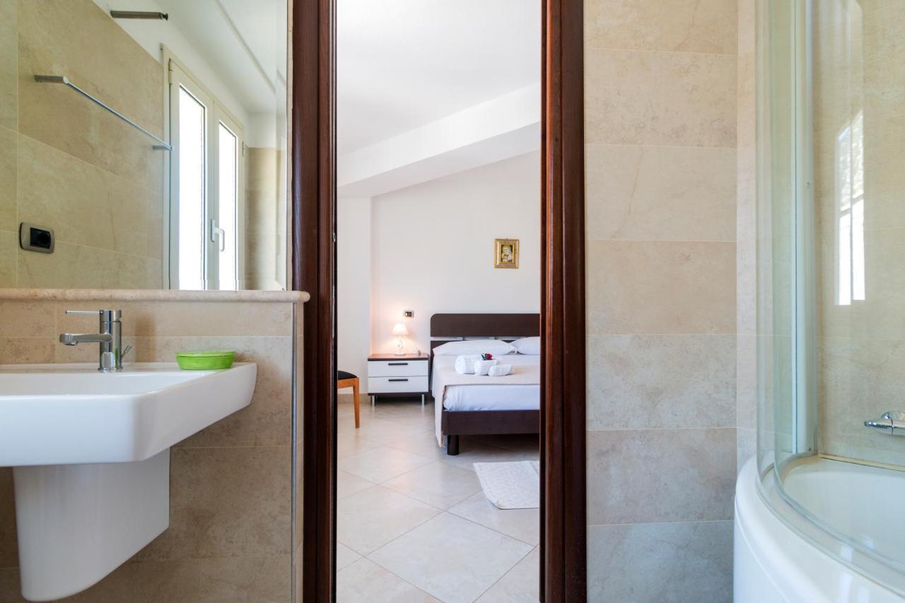 Royal Suite Apartment Cala Gonone Exterior photo