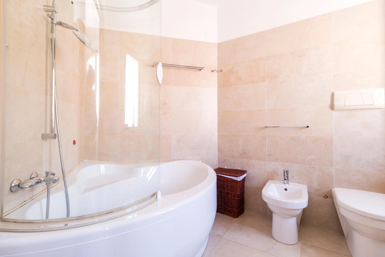 Royal Suite Apartment Cala Gonone Exterior photo